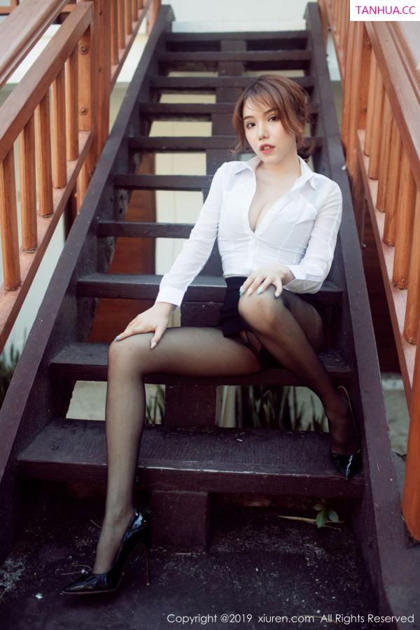 妮小妖  [XIUREN]高清写真图 2019.08.09 黄楽然第20张图片